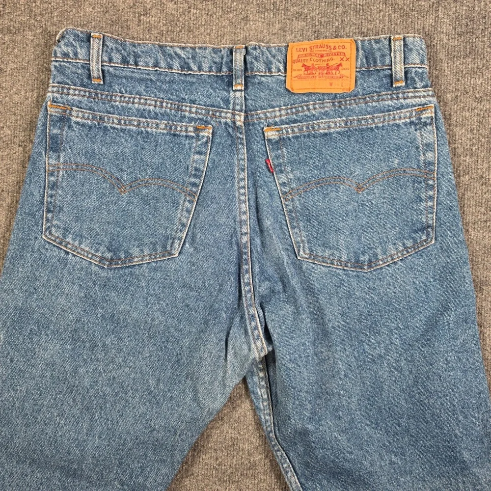 Vintage Levis 505 Jeans Mens 38x30 Medium Wash Blue Denim Straight Made in USA